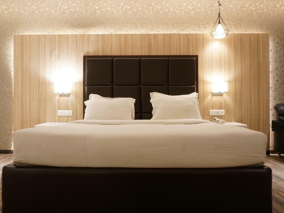 Palette Four Seasons Recreation Resort Jālgaon 외부 사진