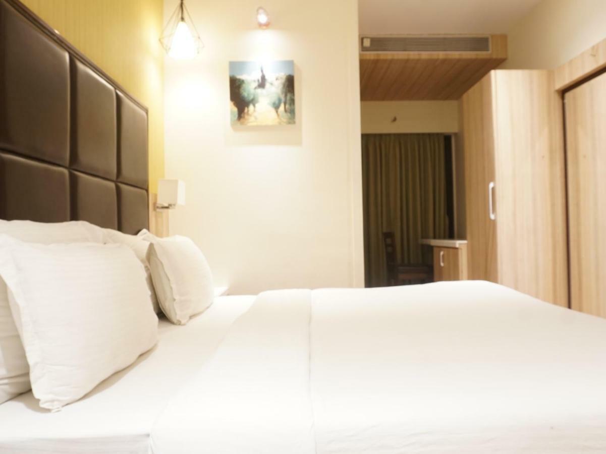 Palette Four Seasons Recreation Resort Jālgaon 외부 사진