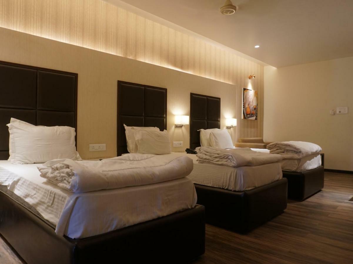 Palette Four Seasons Recreation Resort Jālgaon 외부 사진