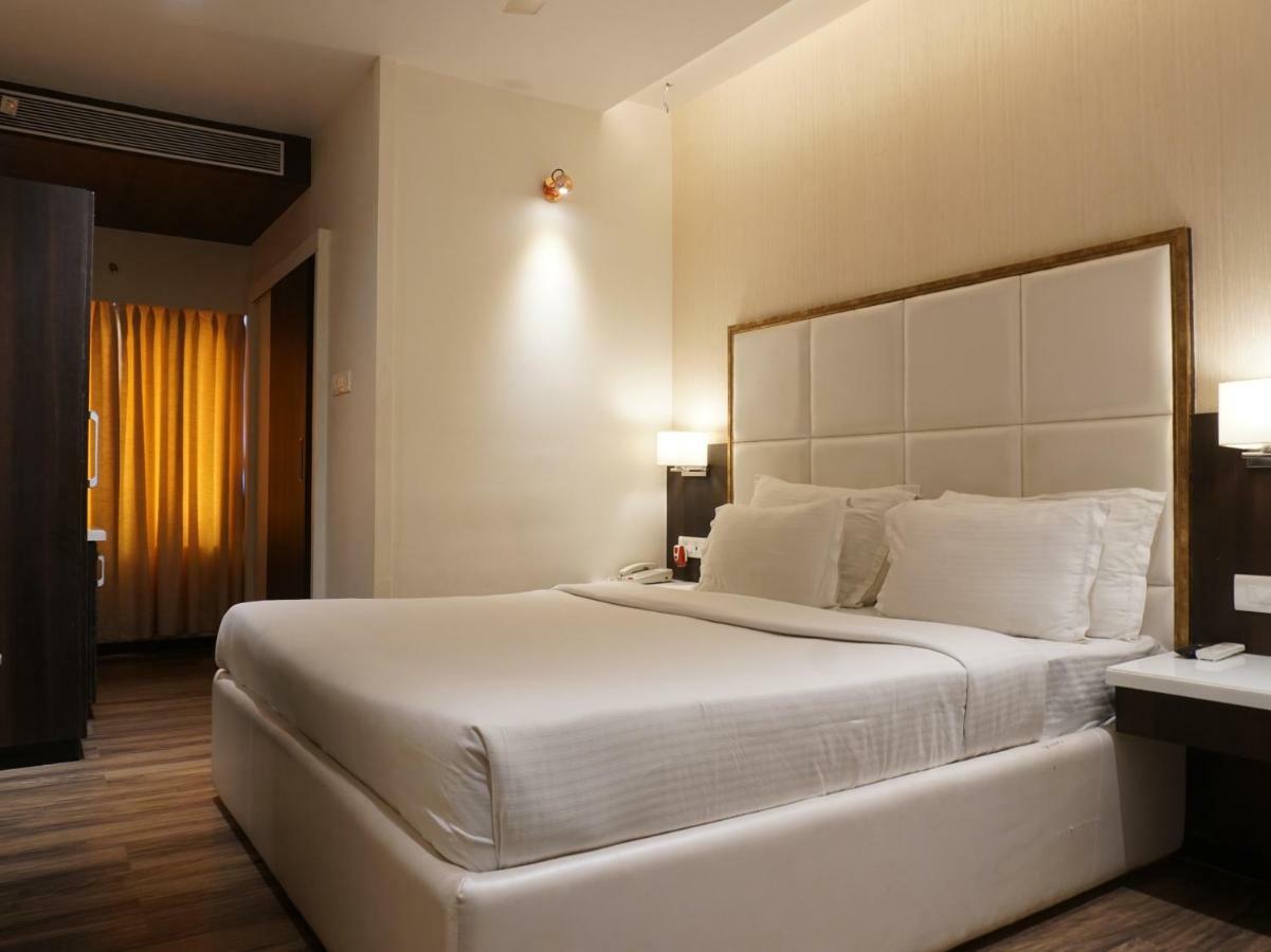 Palette Four Seasons Recreation Resort Jālgaon 외부 사진