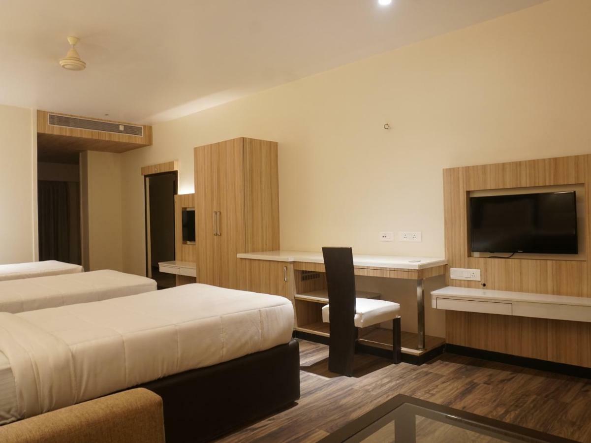 Palette Four Seasons Recreation Resort Jālgaon 외부 사진