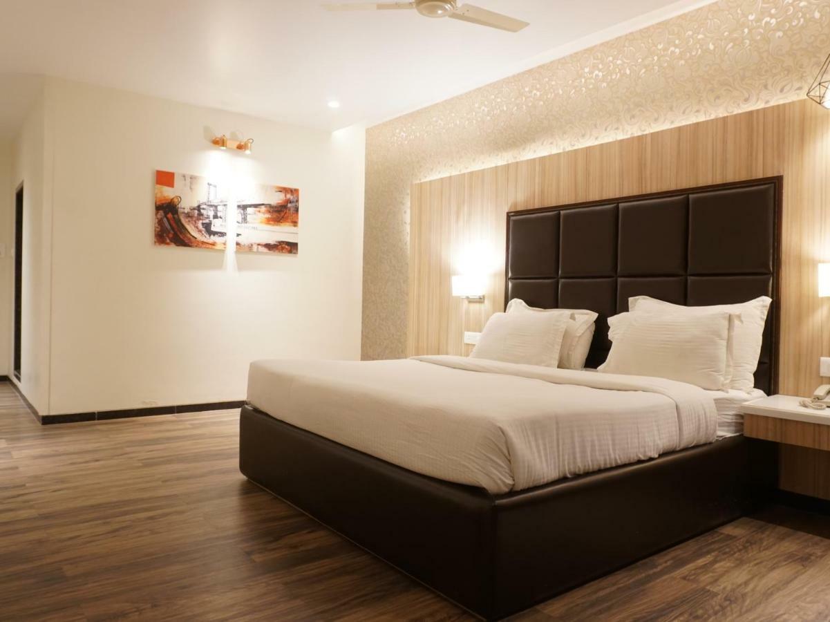 Palette Four Seasons Recreation Resort Jālgaon 외부 사진