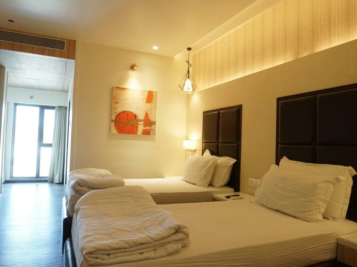 Palette Four Seasons Recreation Resort Jālgaon 외부 사진