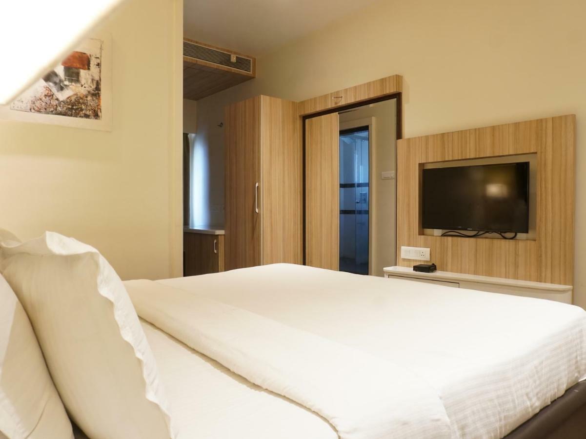 Palette Four Seasons Recreation Resort Jālgaon 외부 사진