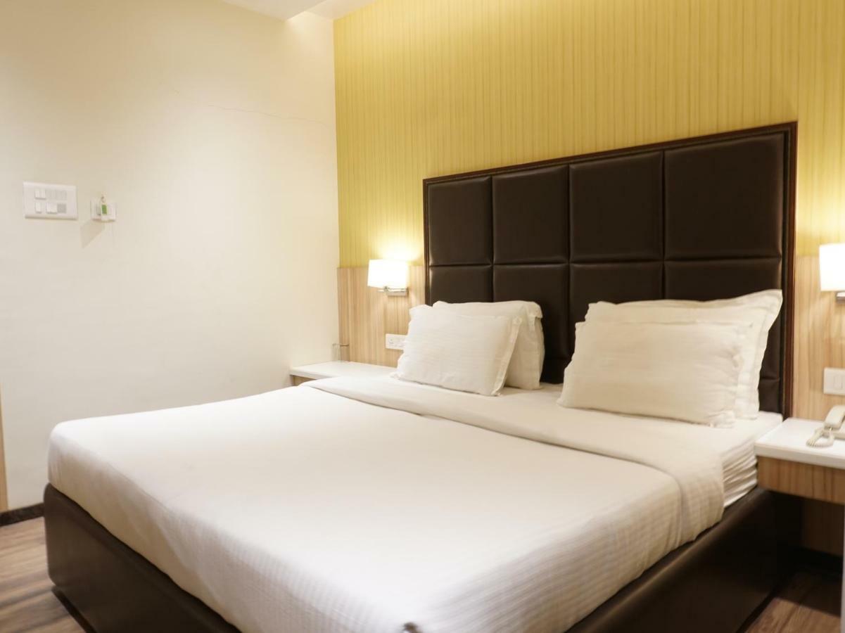 Palette Four Seasons Recreation Resort Jālgaon 외부 사진