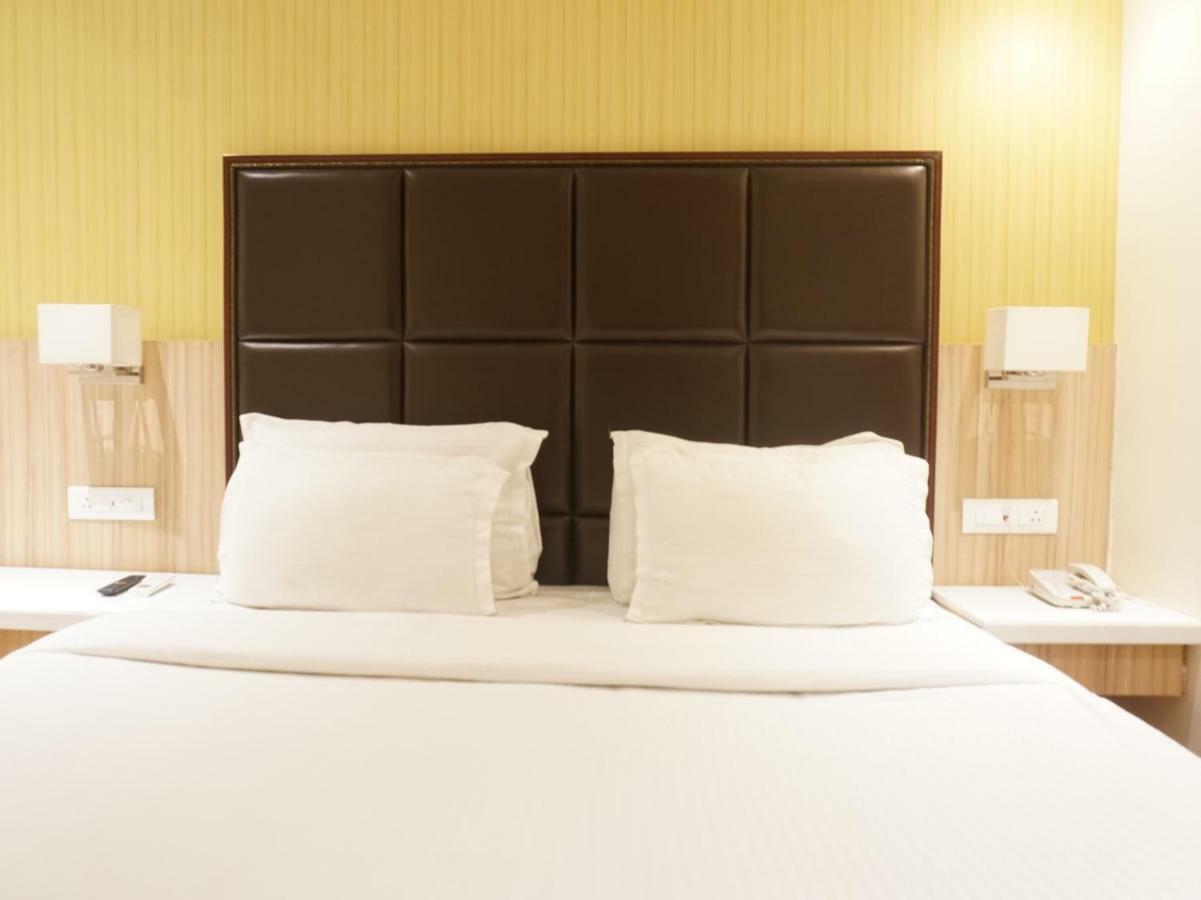 Palette Four Seasons Recreation Resort Jālgaon 외부 사진
