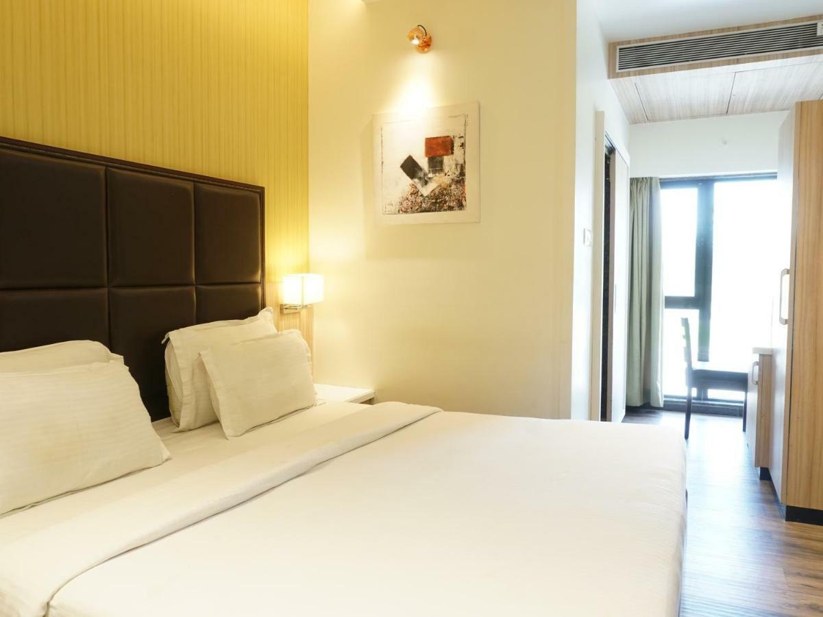 Palette Four Seasons Recreation Resort Jālgaon 외부 사진