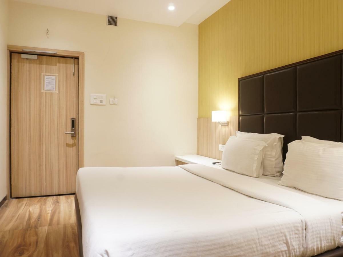 Palette Four Seasons Recreation Resort Jālgaon 외부 사진