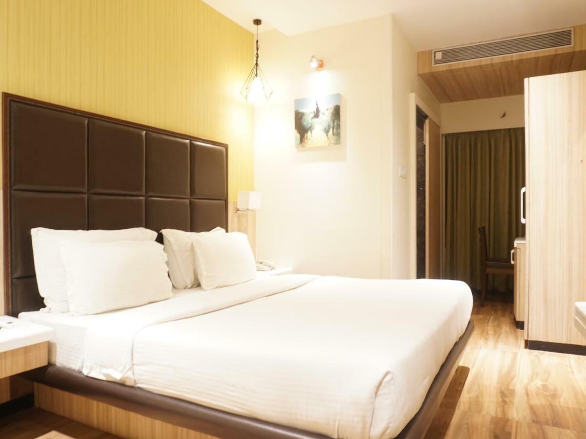 Palette Four Seasons Recreation Resort Jālgaon 외부 사진