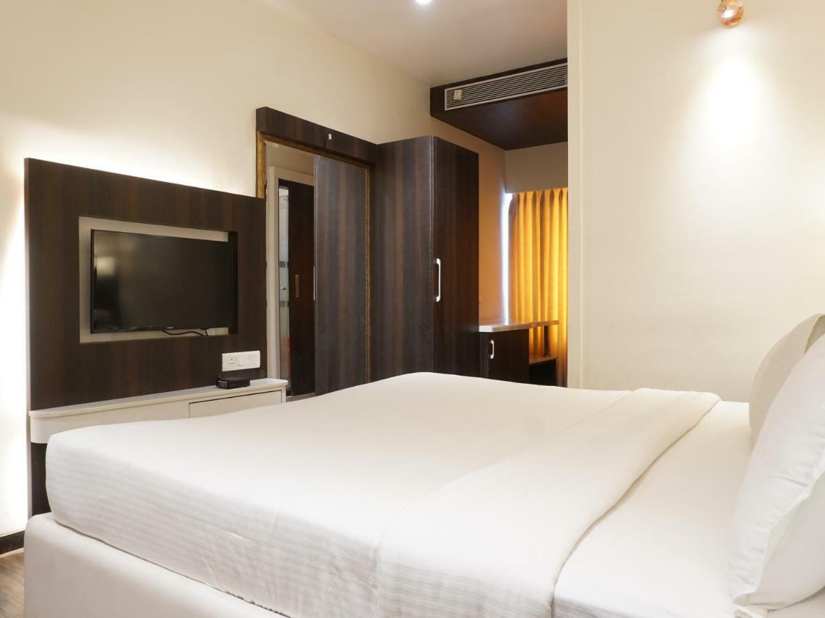 Palette Four Seasons Recreation Resort Jālgaon 외부 사진