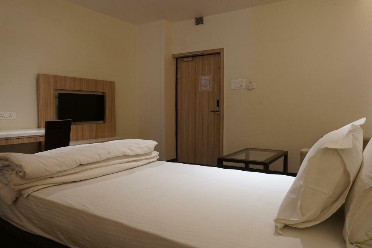 Palette Four Seasons Recreation Resort Jālgaon 외부 사진