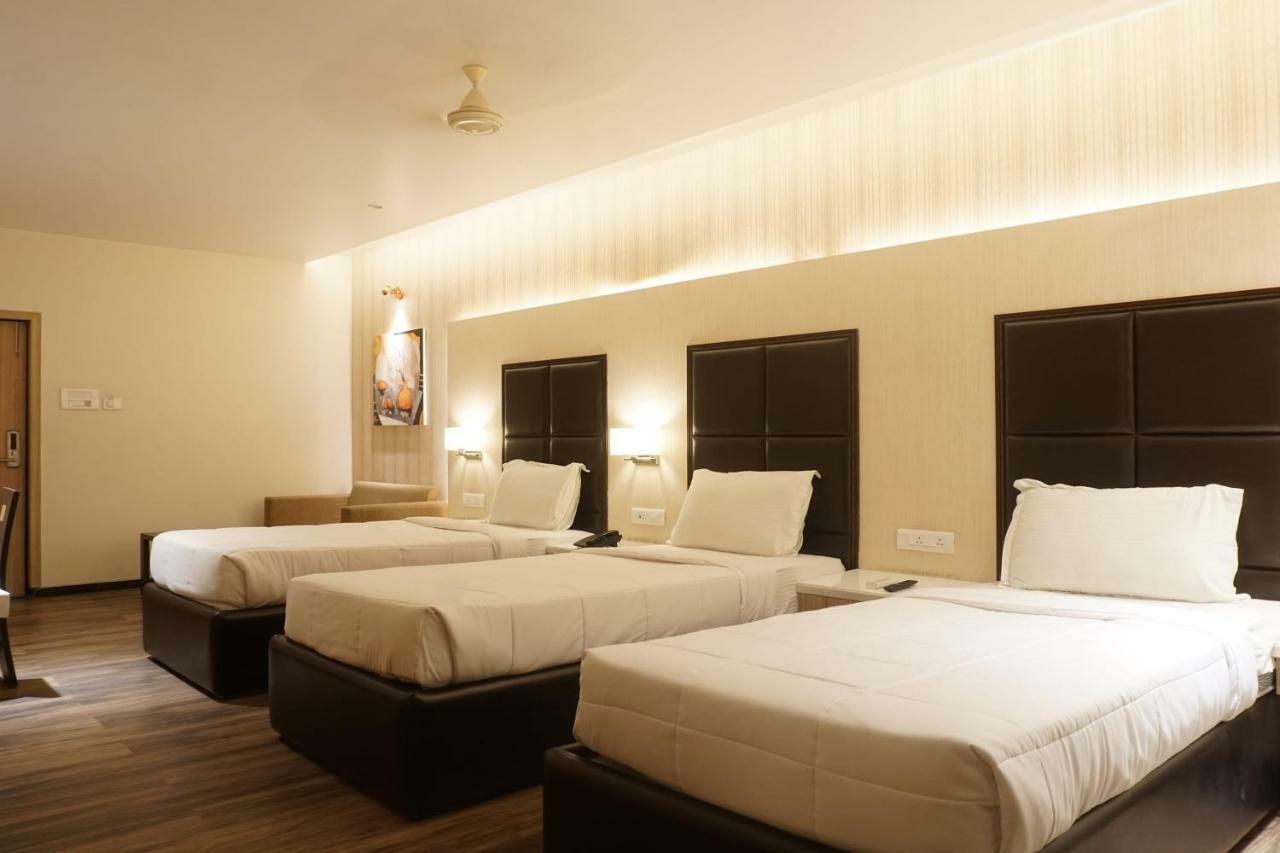 Palette Four Seasons Recreation Resort Jālgaon 외부 사진
