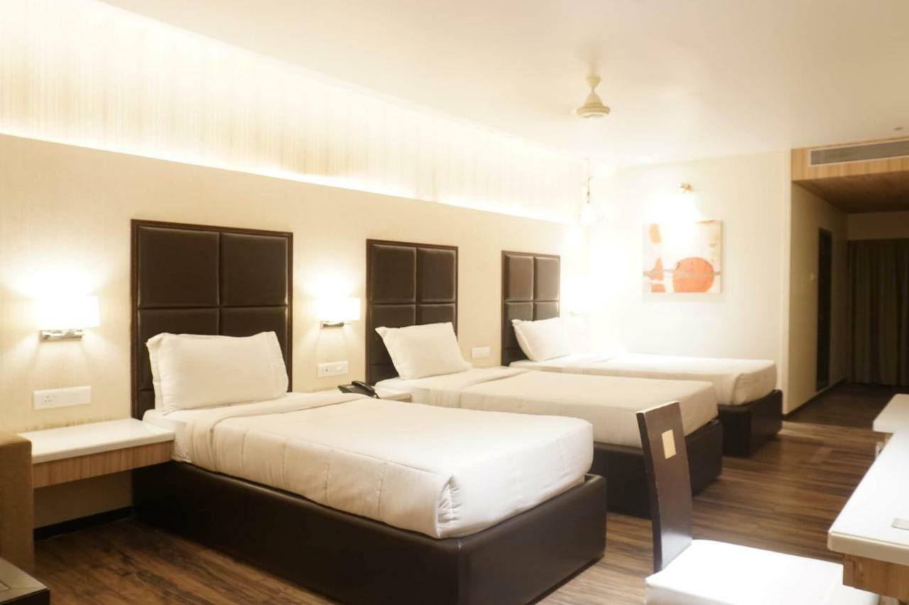 Palette Four Seasons Recreation Resort Jālgaon 외부 사진